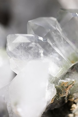 24 x 36 Cluster of Crystals V (IBG)