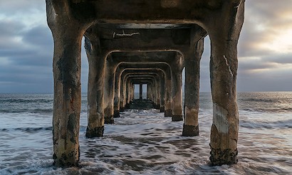 40 x 24 Manhattan Beach Pier II (IBG)