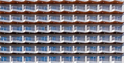 47 x 24 Valencia Apartment Building (IBG)