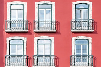 36 x 24 Lisbon Red Building (IBG)