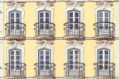 36 x 24 Lisbon Yellow Building (IBG)
