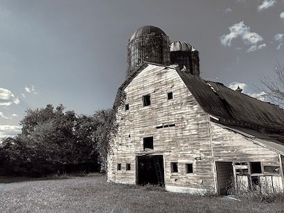 32 x 24 Farmstead II (MT)