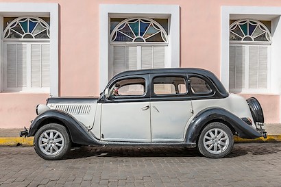 36 x 24 Cuba Black White (IBG)