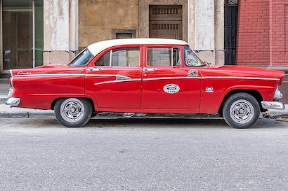 36 x 24 Cuba Red White Taxi (IBG)
